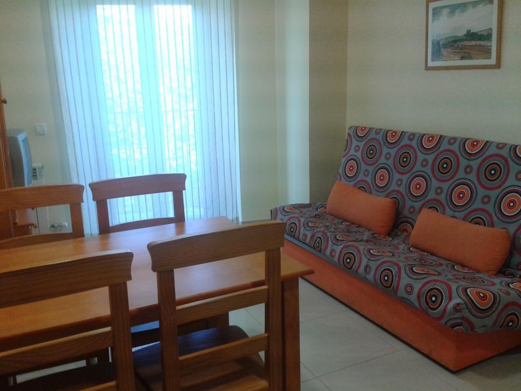 Apartamentos Fonda Finet Сан-Фелиу-де-Пальерольс Номер фото